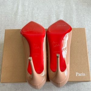 christian louboutin Kate pointed toe patent leather pump zise 6